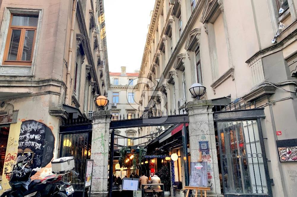 TÜNEL MEYDANI TARİHİ TÜNEL GEÇİDİ İŞ HANINDA 14 m2 OFİS