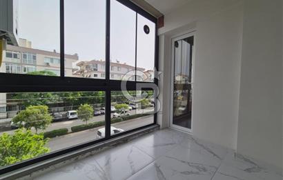 Karşıyaka Bahçelievler Mahallesi Cadde Üstü Satılık Boş Daire 