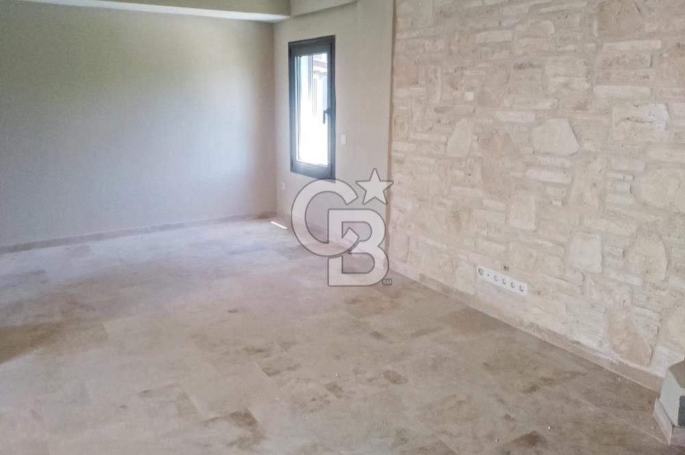 Urla Kalabak’ta Deniz Manzaralı, Bahçeli, 0 Tadilatlı 4+1 Villa