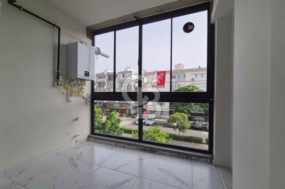 Karşıyaka Bahçelievler Mahallesi Cadde Üstü Satılık Boş Daire 