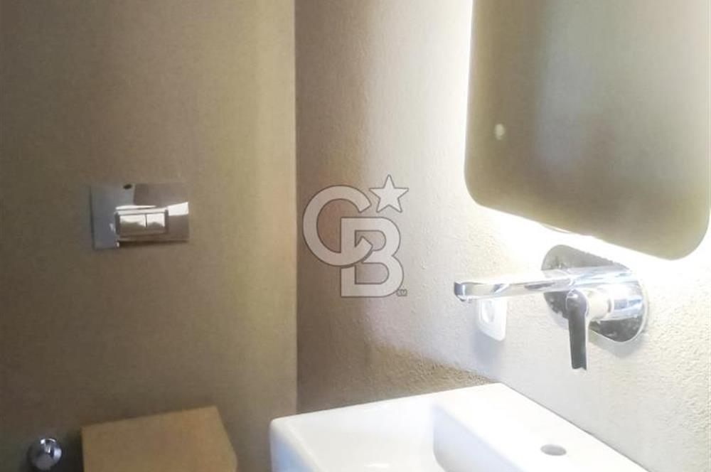 Urla Kalabak’ta Deniz Manzaralı, Bahçeli, 0 Tadilatlı 4+1 Villa