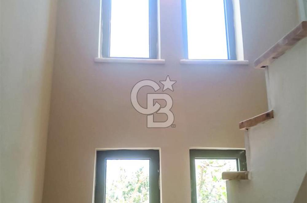 Urla Kalabak’ta Deniz Manzaralı, Bahçeli, 0 Tadilatlı 4+1 Villa