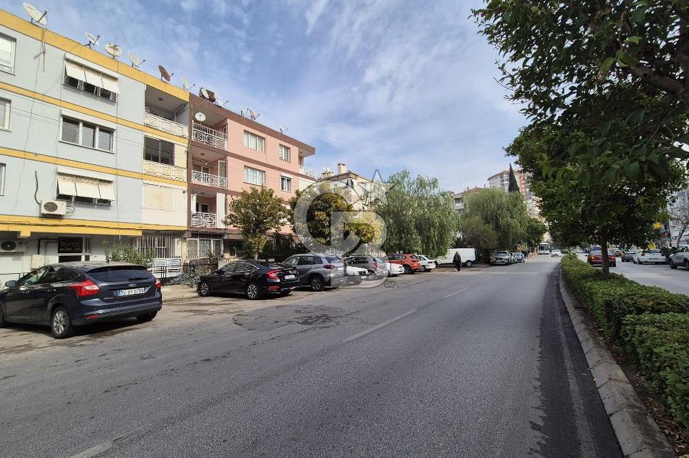 Karşıyaka Bahçelievler Mahallesi Cadde Üstü Satılık Boş Daire 