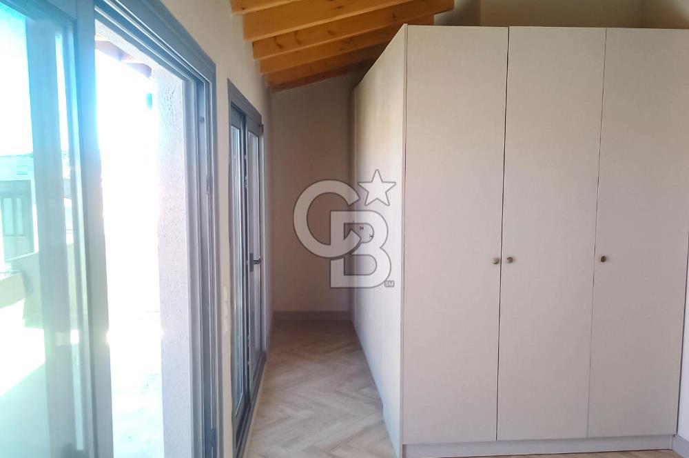 Urla Kalabak’ta Deniz Manzaralı, Bahçeli, 0 Tadilatlı 4+1 Villa