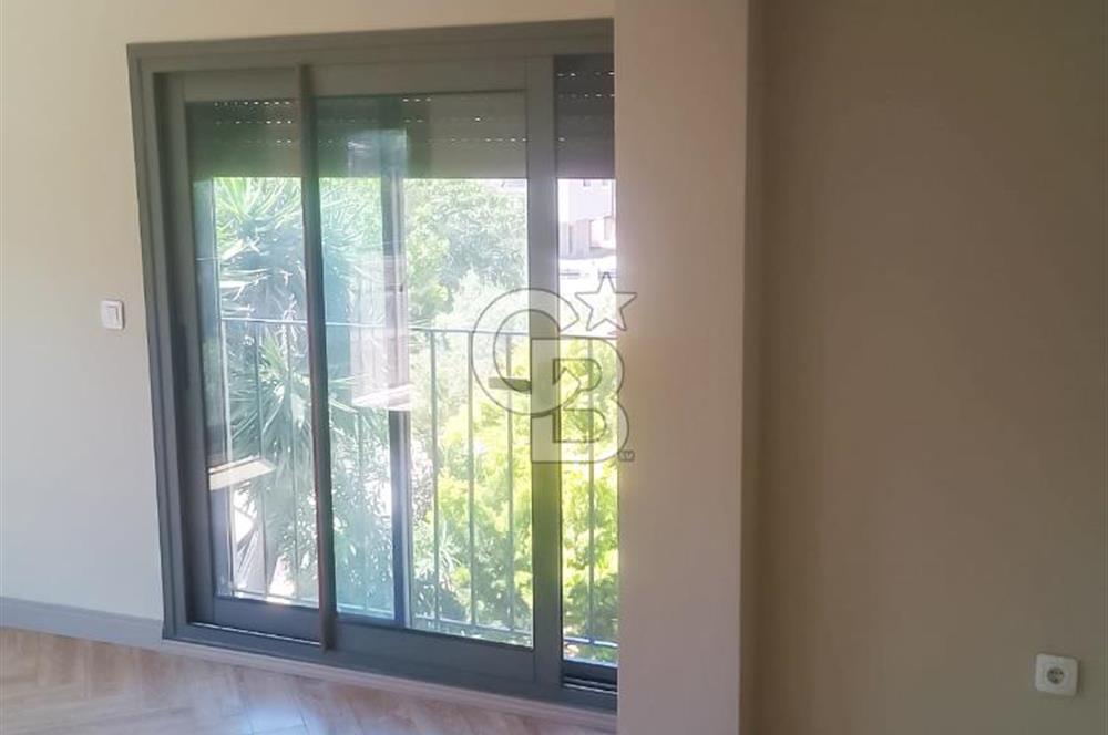 Urla Kalabak’ta Deniz Manzaralı, Bahçeli, 0 Tadilatlı 4+1 Villa