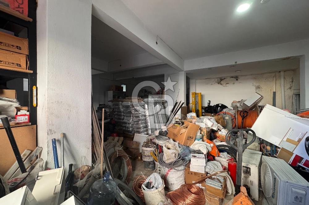 Ümraniye Çakmak Merkezi Konumda 190 m2 Yüksek Tavanlı Satılık Depo