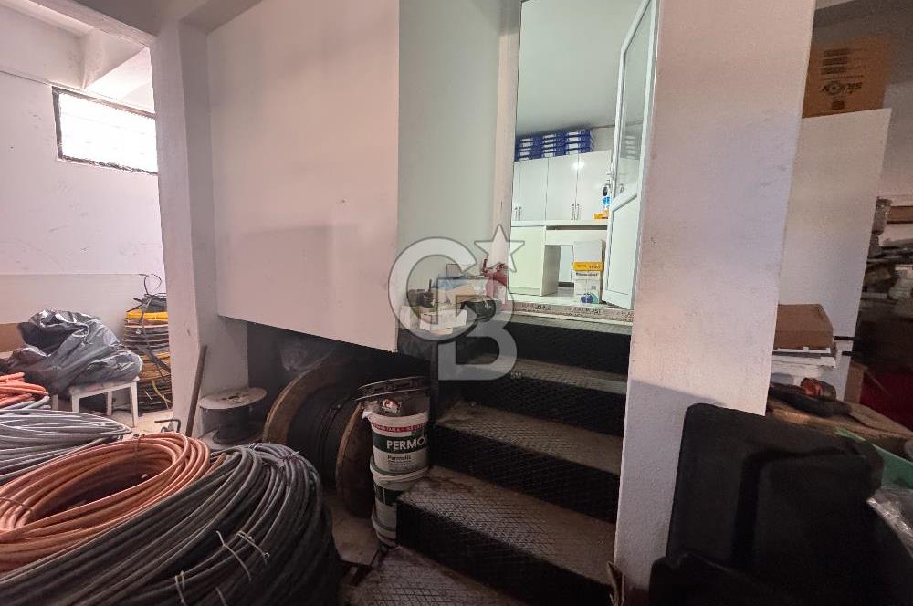 Ümraniye Çakmak Merkezi Konumda 190 m2 Yüksek Tavanlı Satılık Depo