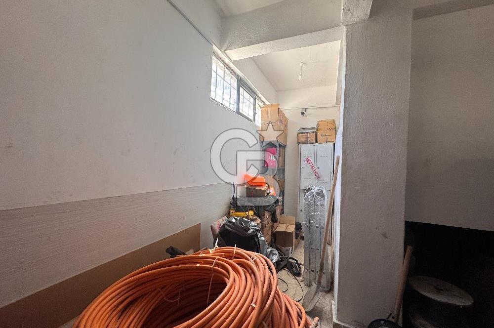 Ümraniye Çakmak Merkezi Konumda 190 m2 Yüksek Tavanlı Satılık Depo