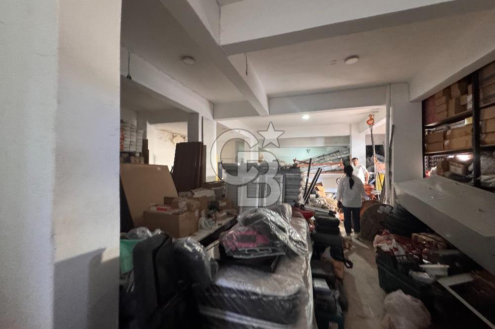 Ümraniye Çakmak Merkezi Konumda 190 m2 Yüksek Tavanlı Satılık Depo