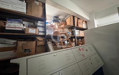 Ümraniye Çakmak Merkezi Konumda 190 m2 Yüksek Tavanlı Satılık Depo