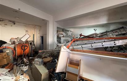 Ümraniye Çakmak Merkezi Konumda 190 m2 Yüksek Tavanlı Satılık Depo