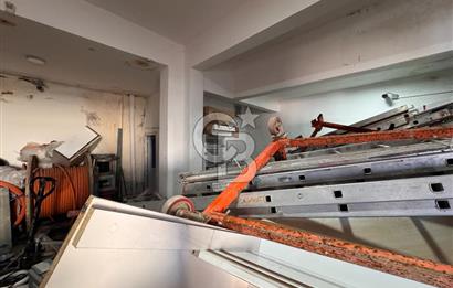 Ümraniye Çakmak Merkezi Konumda 190 m2 Yüksek Tavanlı Satılık Depo