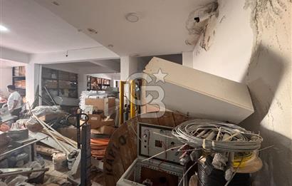Ümraniye Çakmak Merkezi Konumda 190 m2 Yüksek Tavanlı Satılık Depo