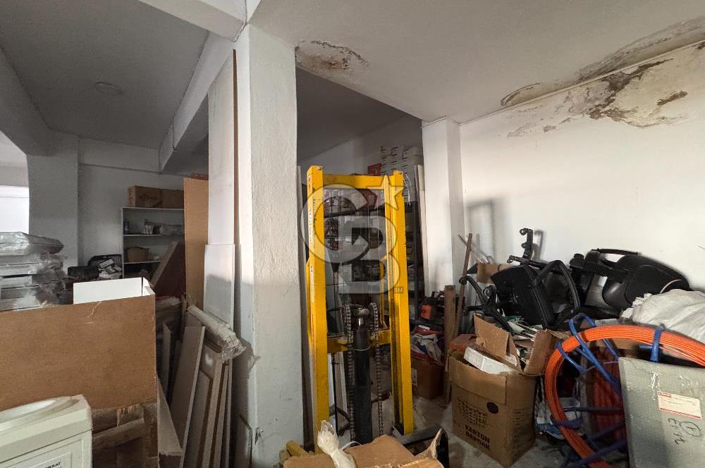 Ümraniye Çakmak Merkezi Konumda 190 m2 Yüksek Tavanlı Satılık Depo
