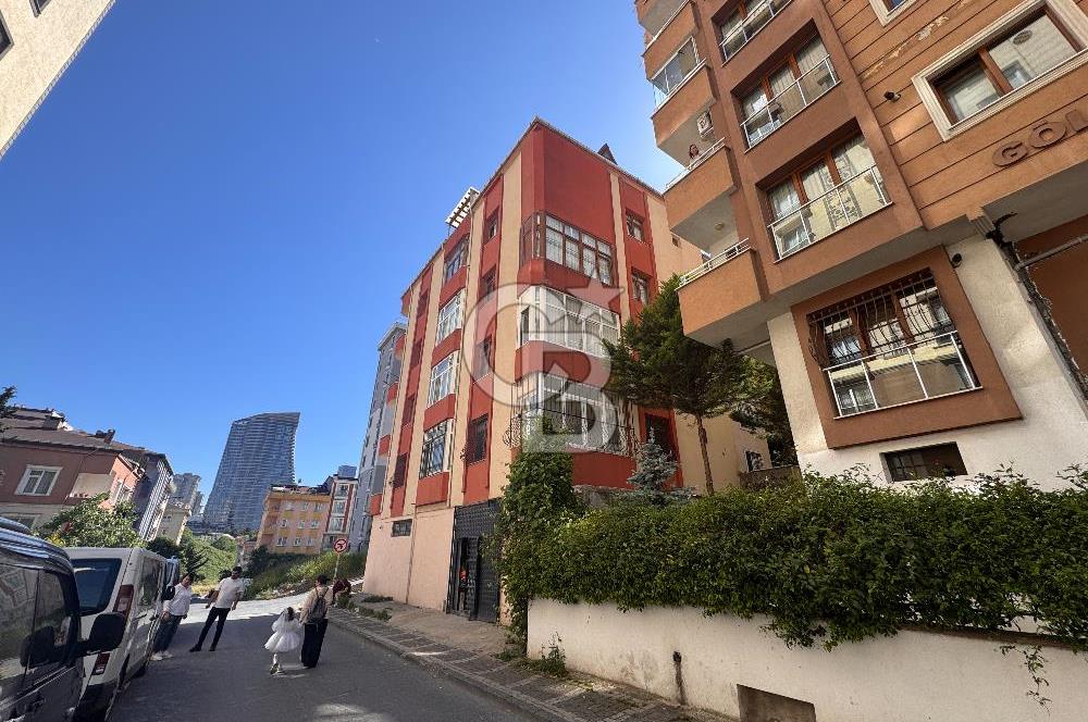 Ümraniye Çakmak Merkezi Konumda 190 m2 Yüksek Tavanlı Satılık Depo