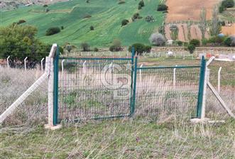 ELMADAĞ AKÇAALİ MAHALLESİNDE 1.848 M2 FIRSAT TARLA