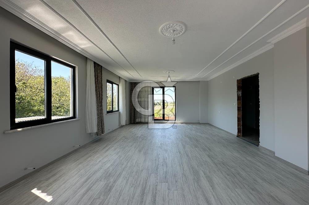 SİLİVRİ BÜYÜKÇAVUŞLU'DA SATILIK DOĞA MANZARALI 4+1 197 M² VİLLA