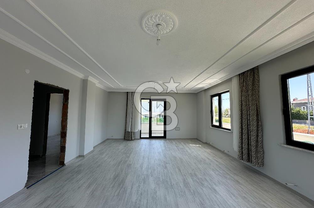 SİLİVRİ BÜYÜKÇAVUŞLU'DA SATILIK DOĞA MANZARALI 4+1 197 M² VİLLA