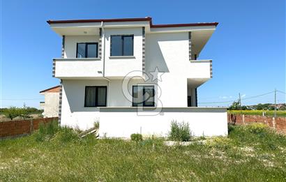 SİLİVRİ BÜYÜKÇAVUŞLU'DA SATILIK DOĞA MANZARALI 4+1 197 M² VİLLA