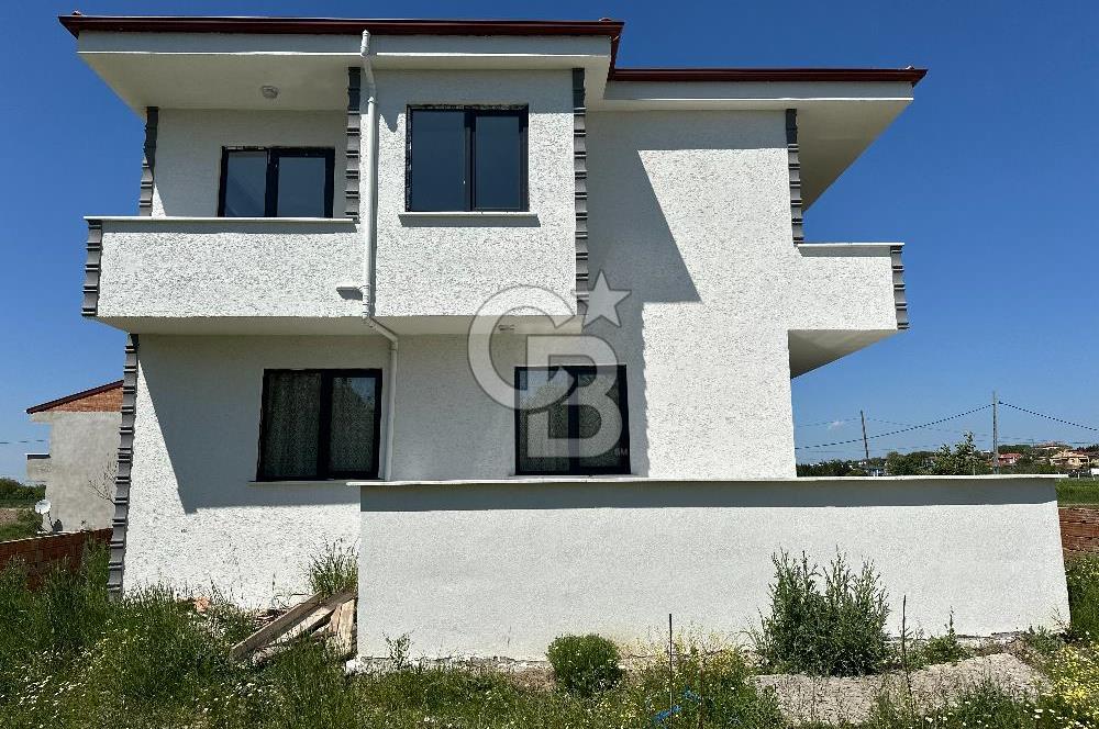 SİLİVRİ BÜYÜKÇAVUŞLU'DA SATILIK DOĞA MANZARALI 4+1 197 M² VİLLA
