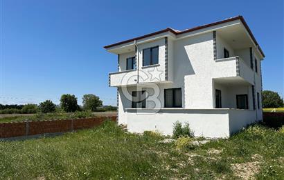 SİLİVRİ BÜYÜKÇAVUŞLU'DA SATILIK DOĞA MANZARALI 4+1 197 M² VİLLA