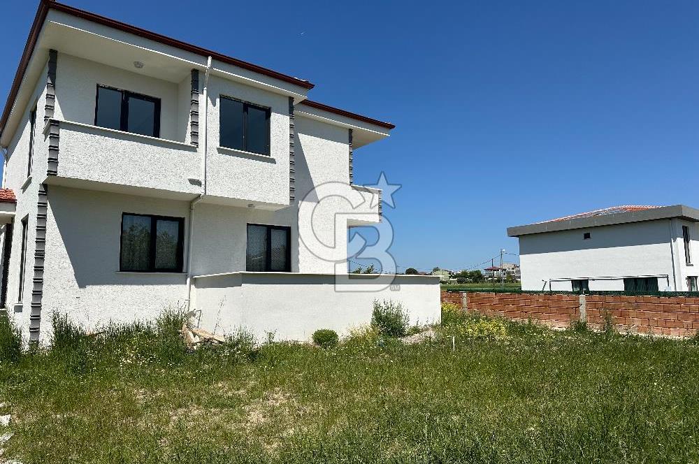SİLİVRİ BÜYÜKÇAVUŞLU'DA SATILIK DOĞA MANZARALI 4+1 197 M² VİLLA