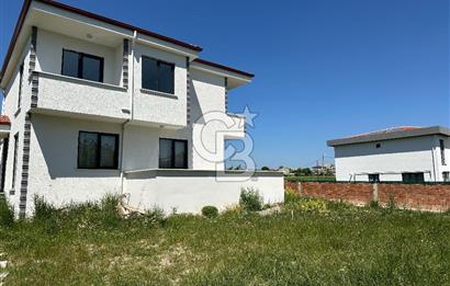 SİLİVRİ BÜYÜKÇAVUŞLU'DA SATILIK DOĞA MANZARALI 4+1 197 M² VİLLA