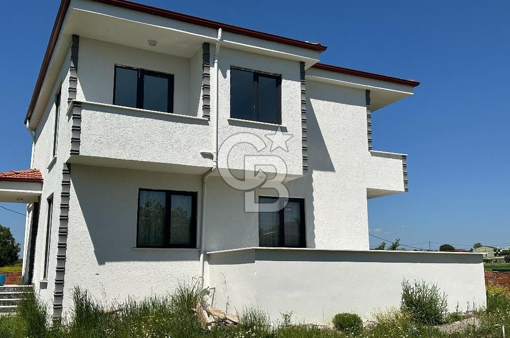 SİLİVRİ BÜYÜKÇAVUŞLU'DA SATILIK DOĞA MANZARALI 4+1 197 M² VİLLA