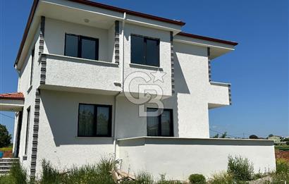 SİLİVRİ BÜYÜKÇAVUŞLU'DA SATILIK DOĞA MANZARALI 4+1 197 M² VİLLA
