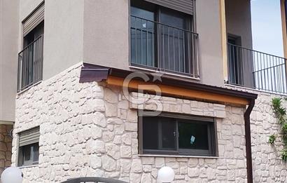 Urla Kalabak’ta Deniz Manzaralı, Bahçeli, 0 Tadilatlı 4+1 Villa