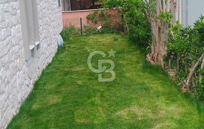 Urla Kalabak’ta Deniz Manzaralı, Bahçeli, 0 Tadilatlı 4+1 Villa