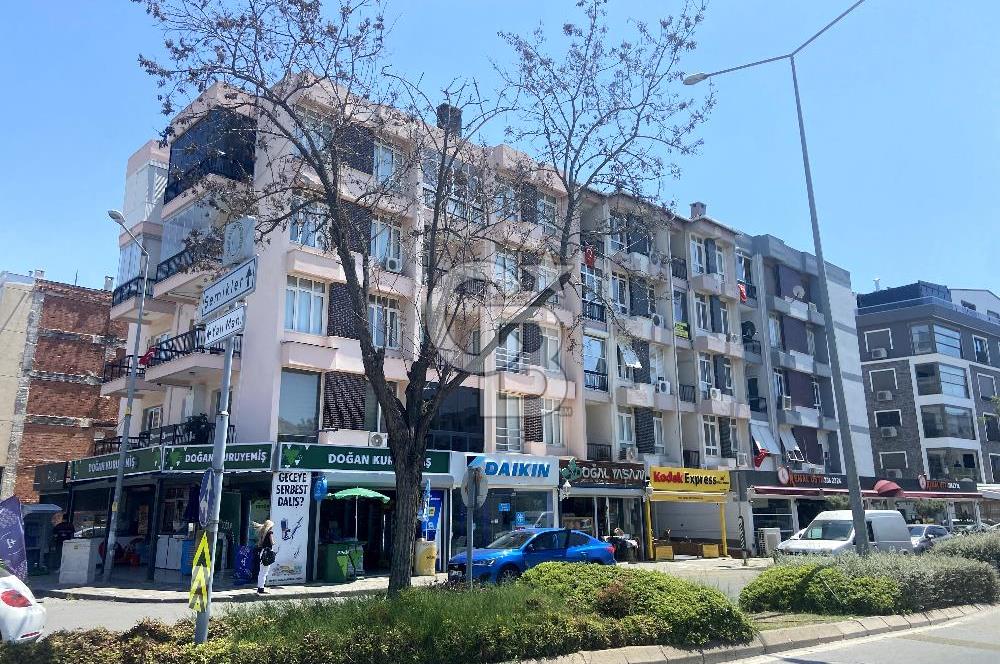 Karşıyaka Caher D. Bulvarında Satılık Dükkan