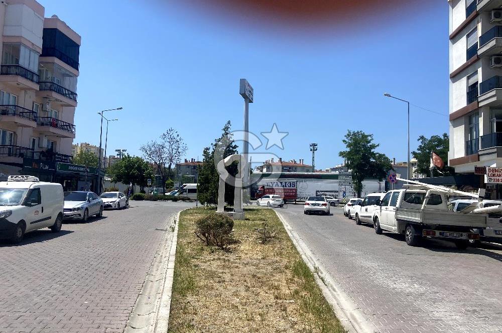 Karşıyaka Caher D. Bulvarında Satılık Dükkan