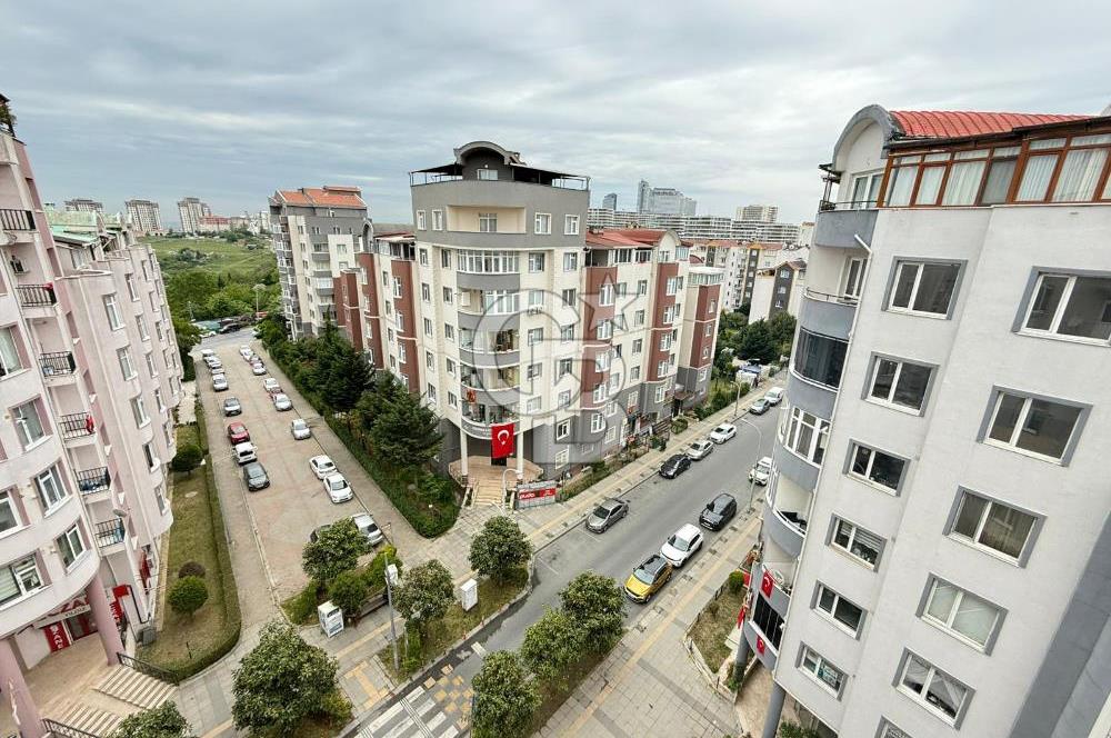 BAHÇEŞEHİR BOĞAZKÖY'DE KİRALIK 7+2 DUBLEKS-240 M2, GİYİNME ODALI