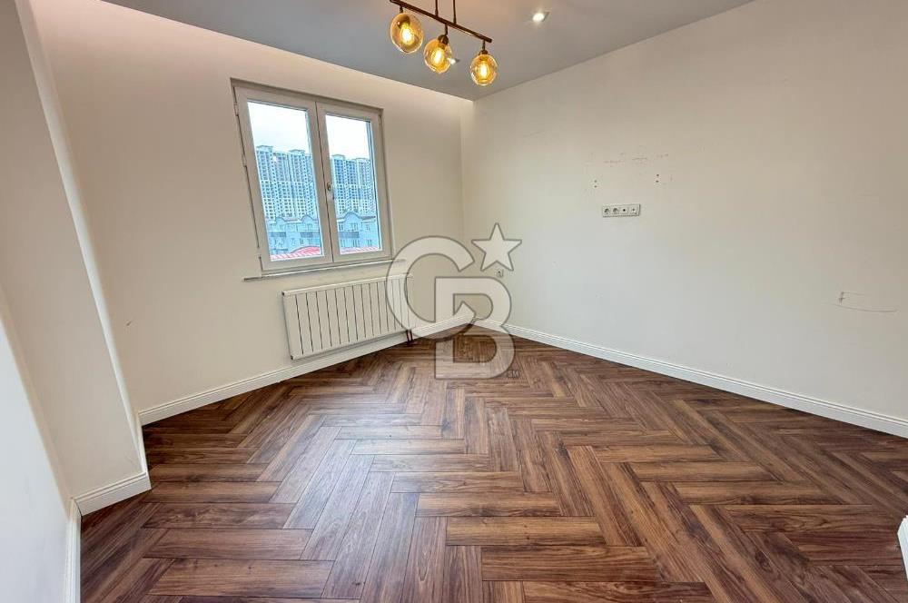 BAHÇEŞEHİR BOĞAZKÖY'DE KİRALIK 7+2 DUBLEKS-240 M2, GİYİNME ODALI