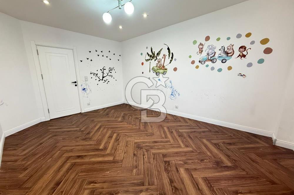 BAHÇEŞEHİR BOĞAZKÖY'DE KİRALIK 7+2 DUBLEKS-240 M2, GİYİNME ODALI