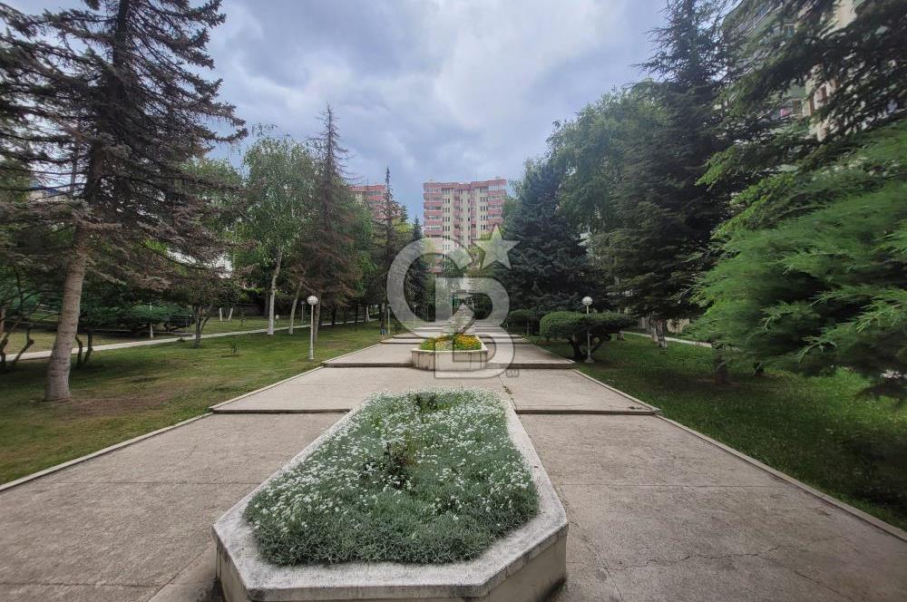 DİKMEN CADDESİNDE ŞEHRİN KALBİNDE SATILIK VİLLA TADINDA DAİRE