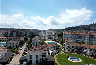BURSA, MUDANYA BURGAZ'da DENİZE SIFIR KİRALIK VİLLA