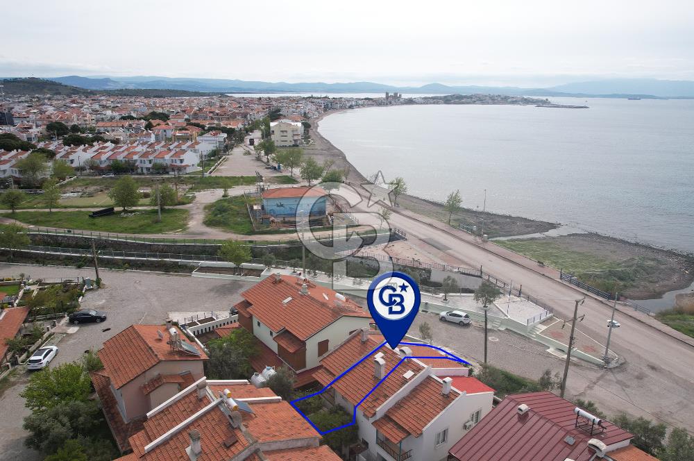 ÇANDARLI'DA DENİZE SIFIR 3+1 VİLLA