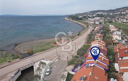 ÇANDARLI'DA DENİZE SIFIR 3+1 VİLLA