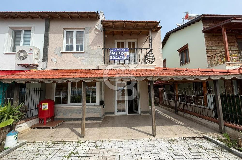 ÇANDARLI'DA DENİZE SIFIR 3+1 VİLLA
