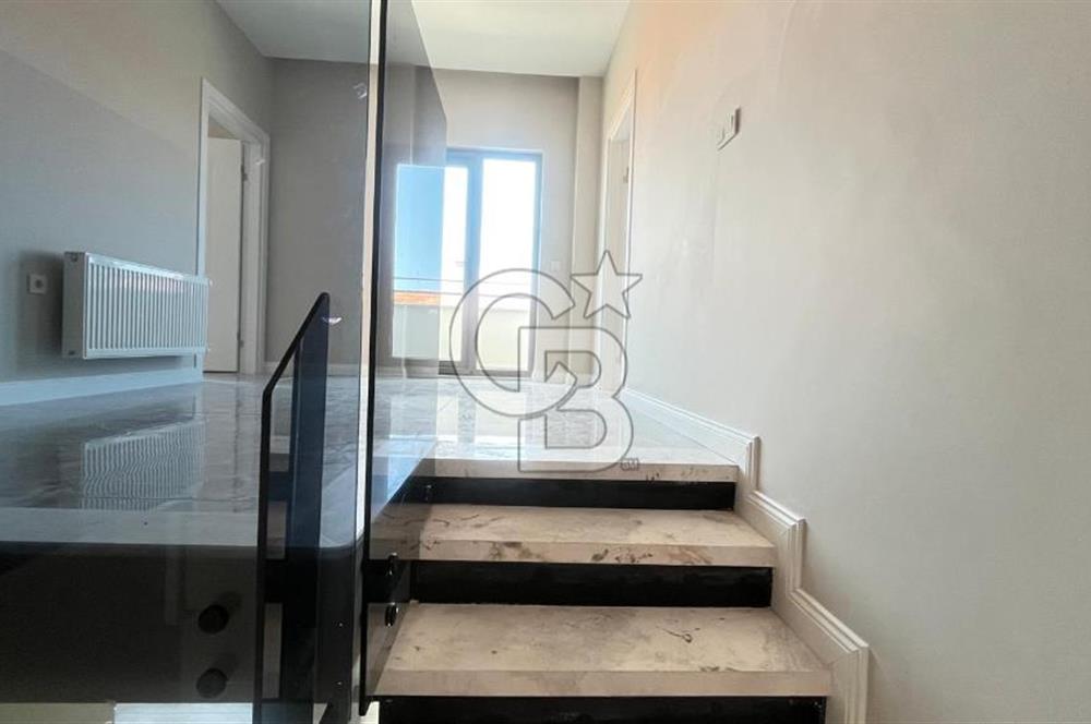 Cevatpaşa'nın Kalbinde Geniş ve Modern 2+1 Dubleks Daire