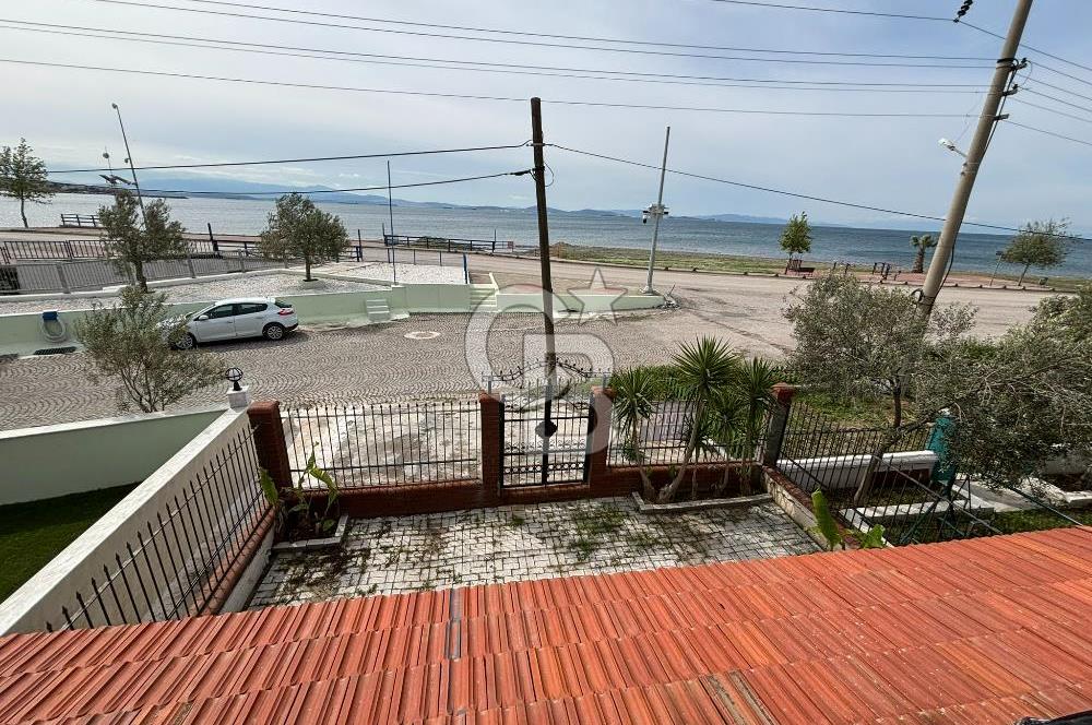 ÇANDARLI'DA DENİZE SIFIR 3+1 VİLLA
