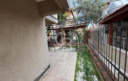 ÇANDARLI'DA DENİZE SIFIR 3+1 VİLLA