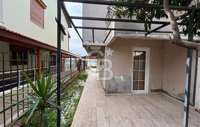 ÇANDARLI'DA DENİZE SIFIR 3+1 VİLLA