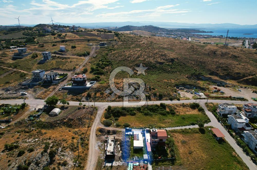 ÇANDARLI'DA DENİZE YAKIN, ANAYOLA YAKIN, ALTYAPISI HAZIR ARSA