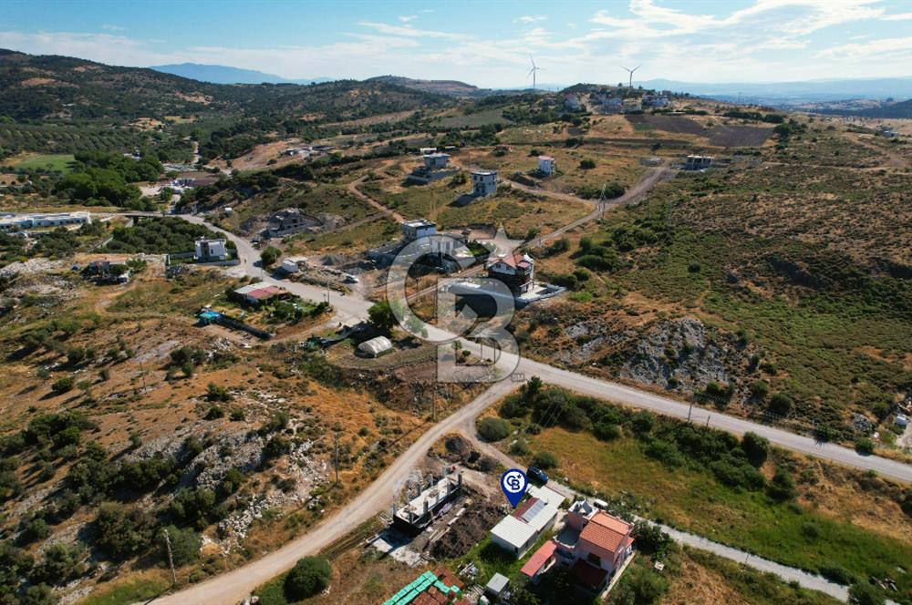ÇANDARLI'DA DENİZE YAKIN, ANAYOLA YAKIN, ALTYAPISI HAZIR ARSA