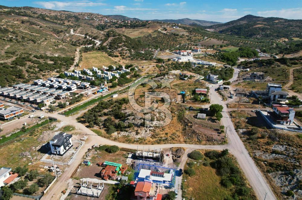 ÇANDARLI'DA DENİZE YAKIN, ANAYOLA YAKIN, ALTYAPISI HAZIR ARSA