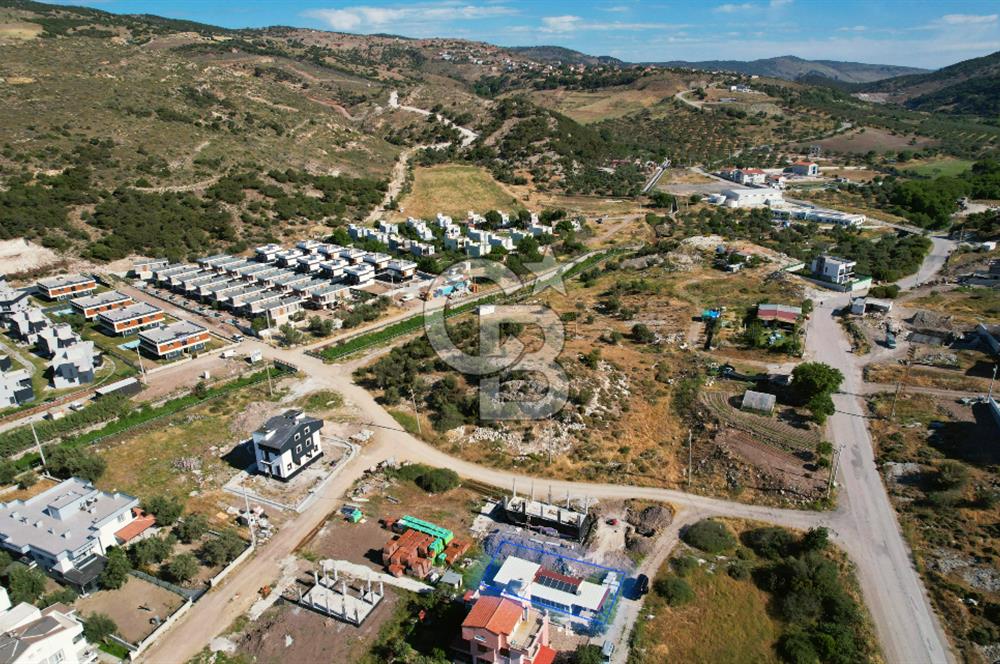 ÇANDARLI'DA DENİZE YAKIN, ANAYOLA YAKIN, ALTYAPISI HAZIR ARSA