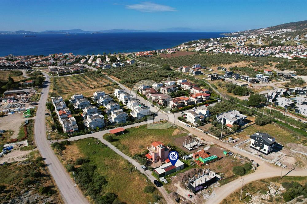 ÇANDARLI'DA DENİZE YAKIN, ANAYOLA YAKIN, ALTYAPISI HAZIR ARSA